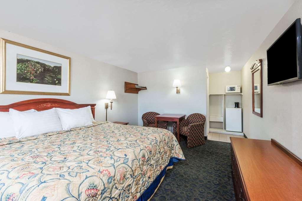 Knights Inn North Attleboro Room photo